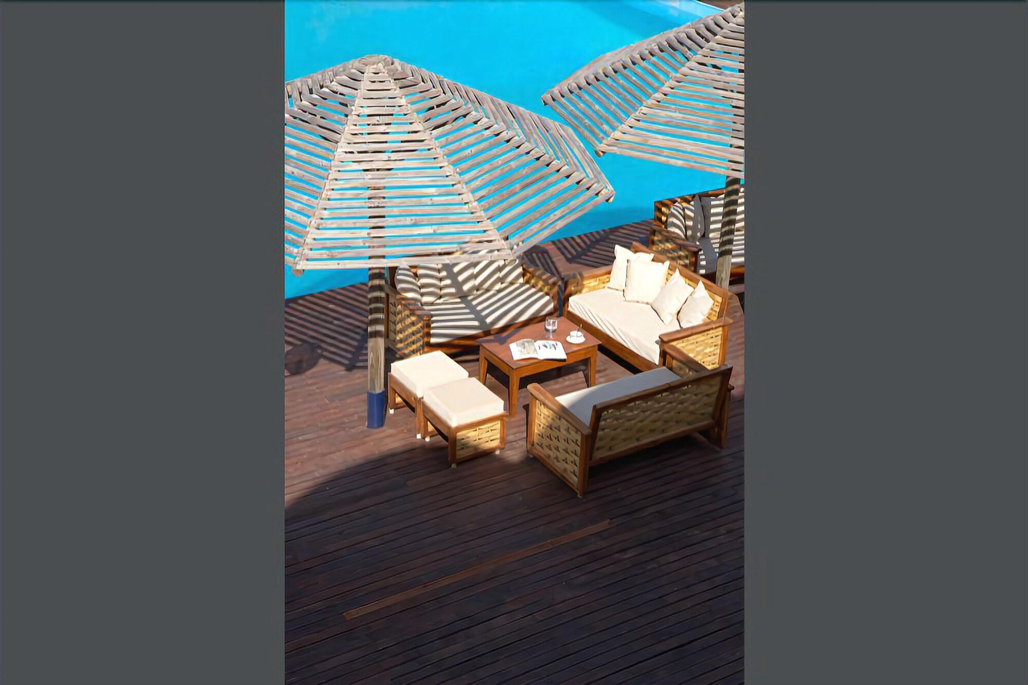 Kamari Beach Hotel Potos Exterior photo