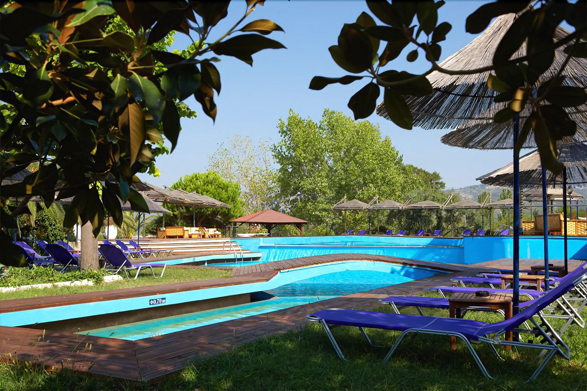 Kamari Beach Hotel Potos Exterior photo