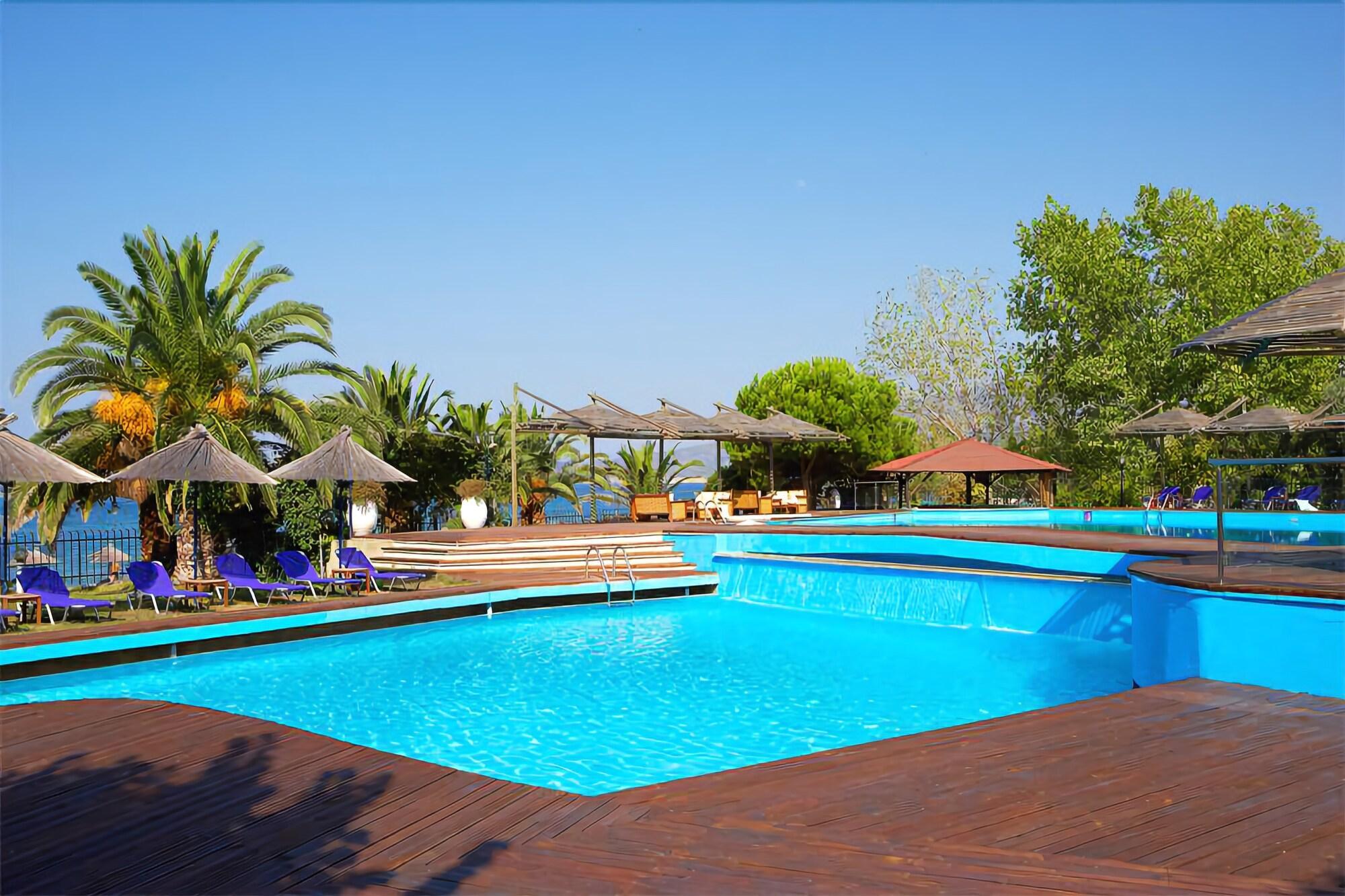 Kamari Beach Hotel Potos Exterior photo