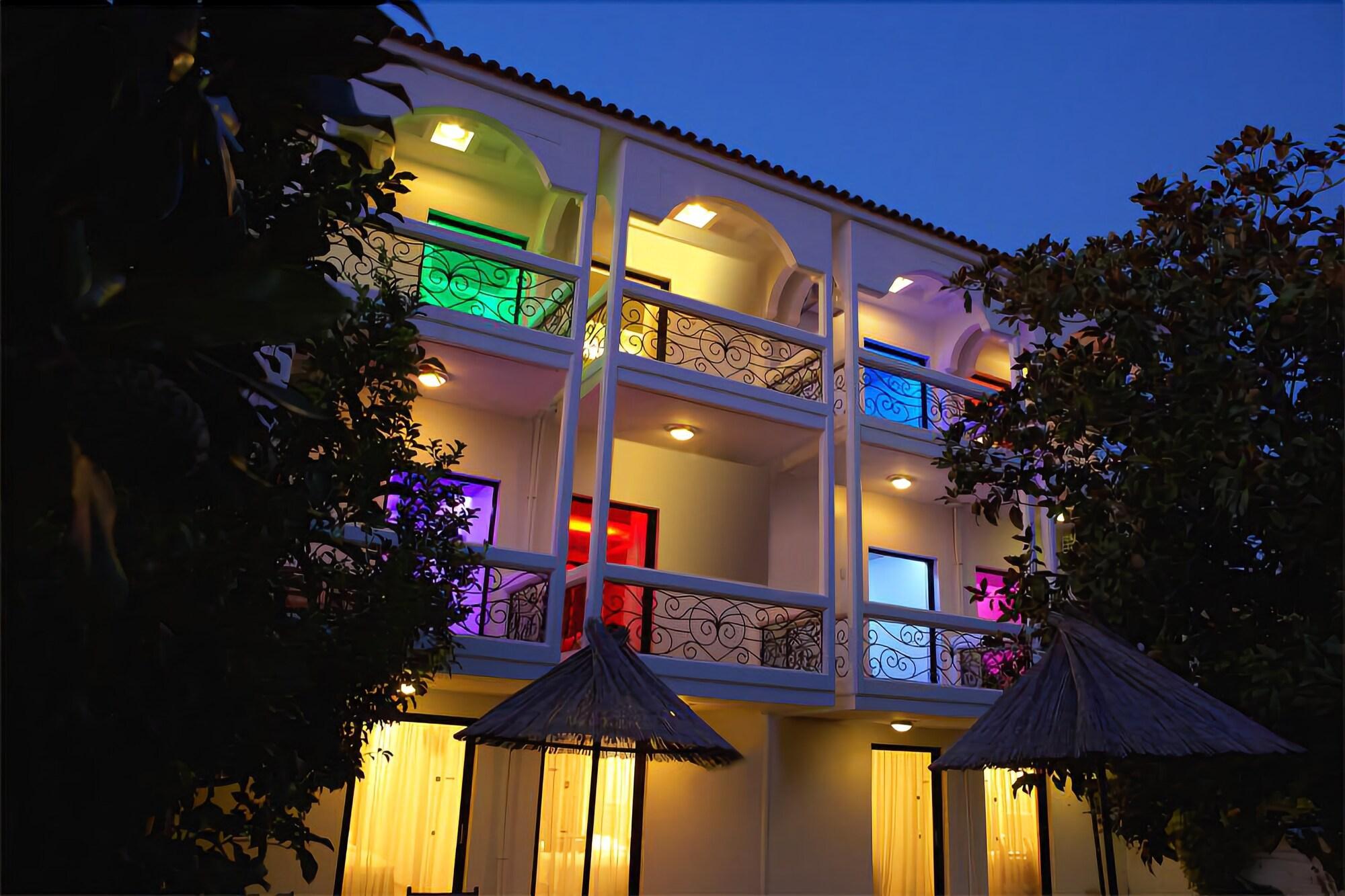 Kamari Beach Hotel Potos Exterior photo