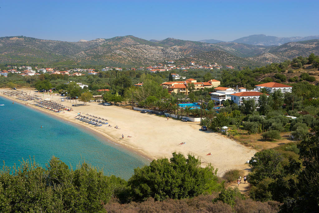Kamari Beach Hotel Potos Exterior photo